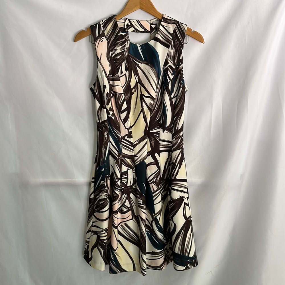 Dress with pockets! Size 6 multicolored
